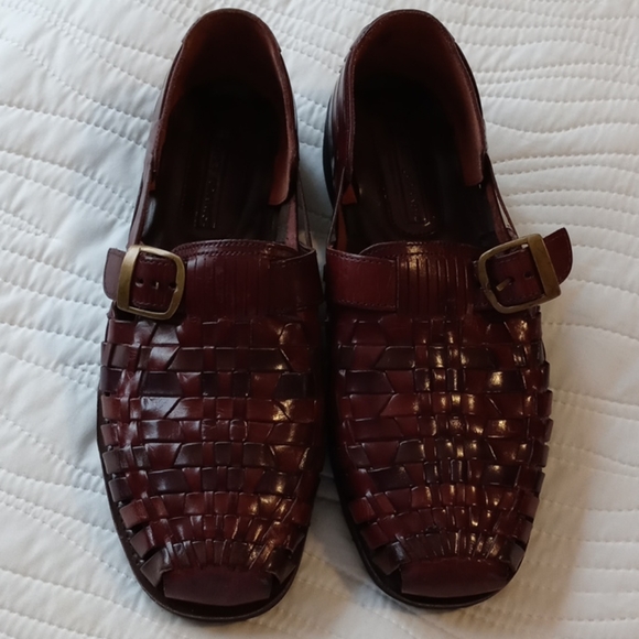 Stacy Adams Other - STACY ADAMS BROWN LEATHER LOAFER/HUARACHE SIZE 9